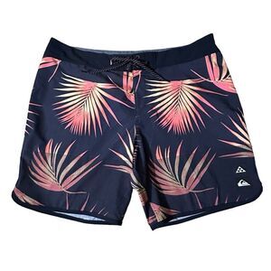 Quiksilver Highline ~ Mens Boardshorts ~ size 38 ~ black with leaf print